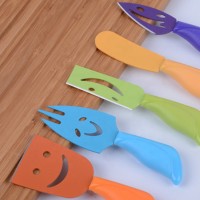 PP handle non-stick 5 pcs coating cheese knife set with smile emoj